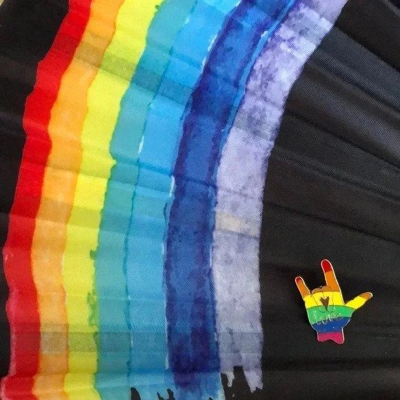 Jewelry - 🌈 4/$20 Pride Rainbow Heart Love Enamel Pin 🌈